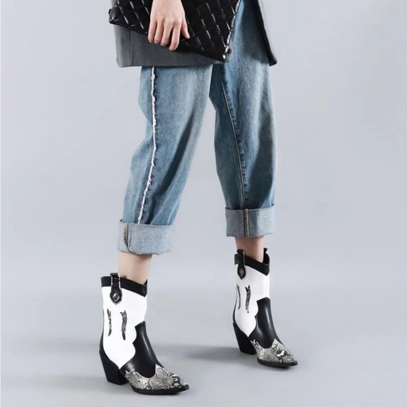 Snakeskin Embossed Western Boots - Picture 4 of 9